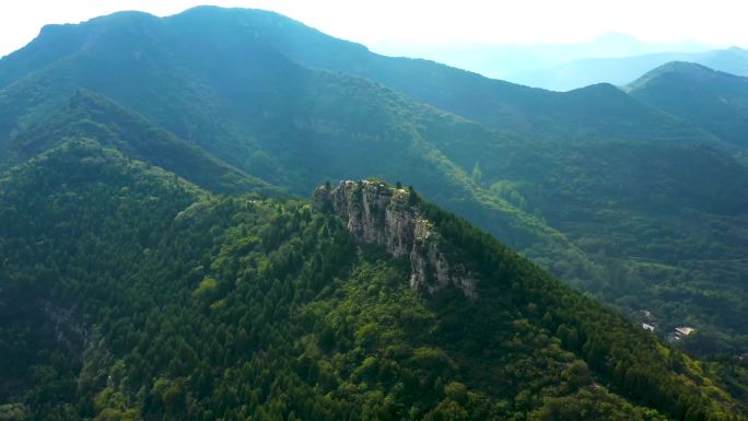 济南南部山区-群山劈山港西盘山路