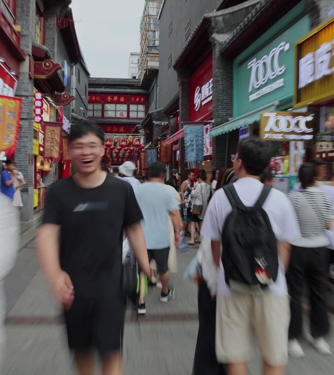 沈阳 中街 头条胡同 慢快门 人群 移动