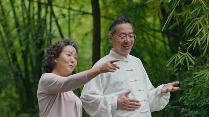 老人康养街坊邻里幸福生活