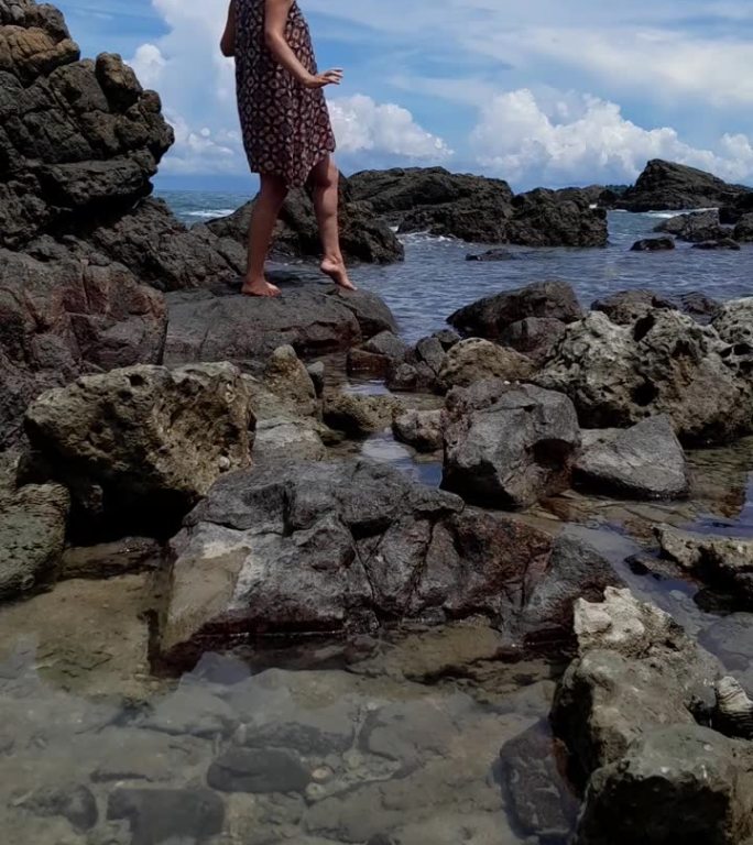 灵魂的飞行女人直觉慢舞冥想显化自由空气海洋能量