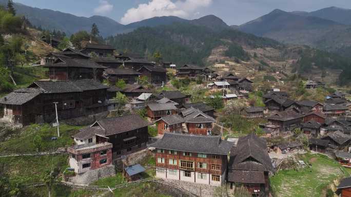 贵州黔东南雷山县乌东苗寨传统民居航拍风光