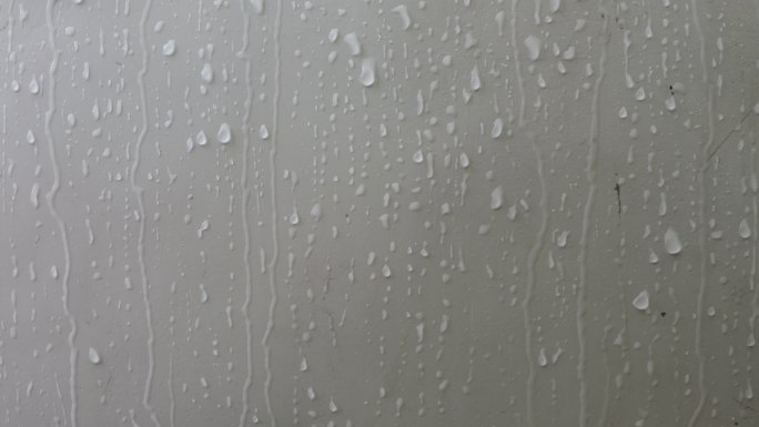 塑料表面水珠滑落