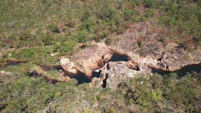 航拍的澳门Complexo do Macaco，大教堂瀑布，Cachoeira Escadaria,