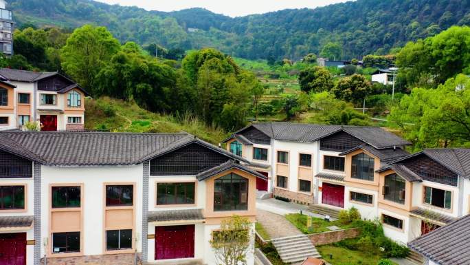 乡村振兴美丽新农村北碚缙云山风景区