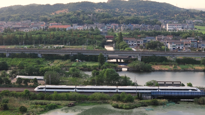高铁铁路城际列车行驶