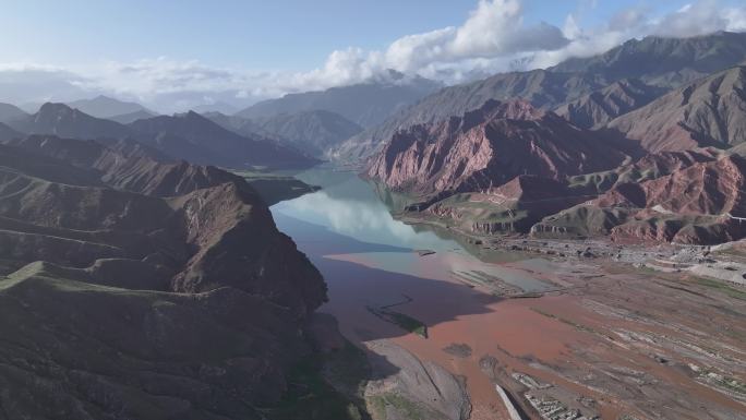 青海海北祁连县黑河大峡谷航拍自然风光