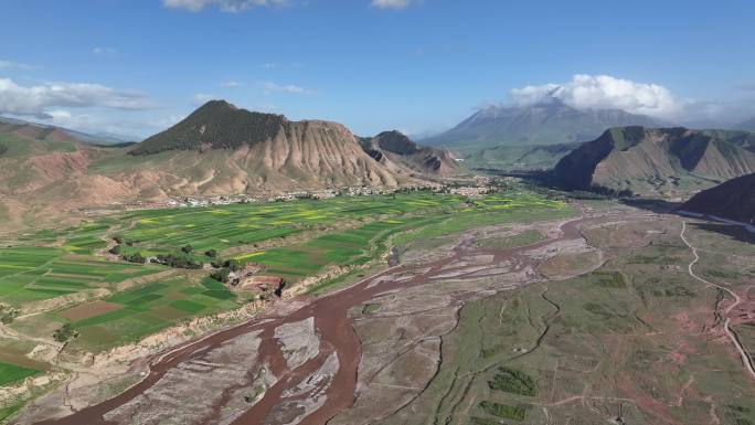 青海海北祁连县黑河大峡谷航拍自然风光