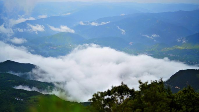 云贵高原山区的云雾