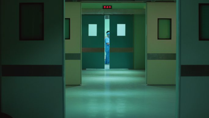 医院医生护士手术室抢救