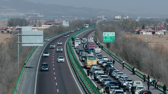 高速公路堵车航拍