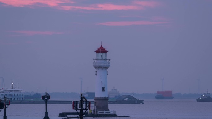 海上灯塔日出朝霞（上海吴淞炮台公园）