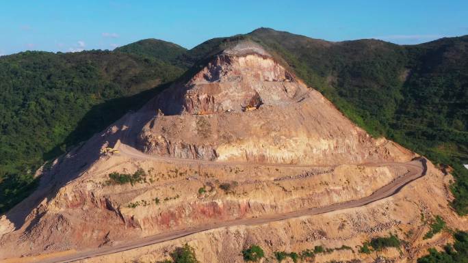 山上挖土，开山，视频素材