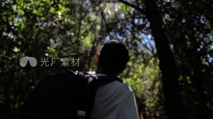 人影神秘人山村