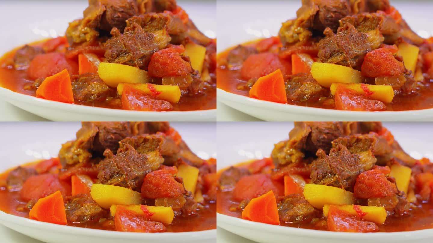 中国传统家常菜番茄土豆炖牛腩