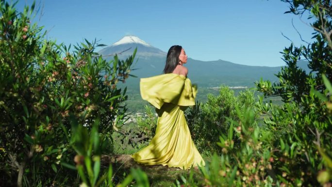 天生的舞者和火山。