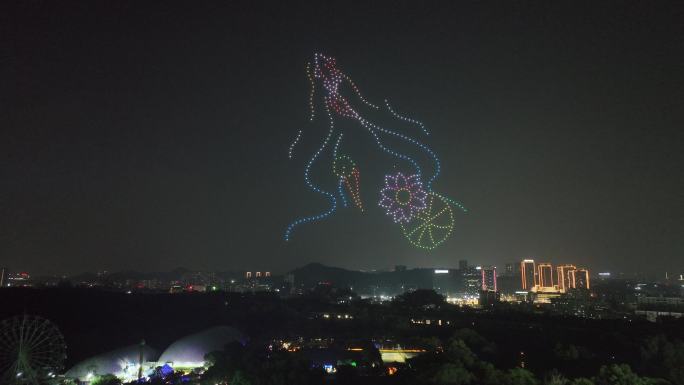 航拍深圳龙华观澜无人机灯光秀