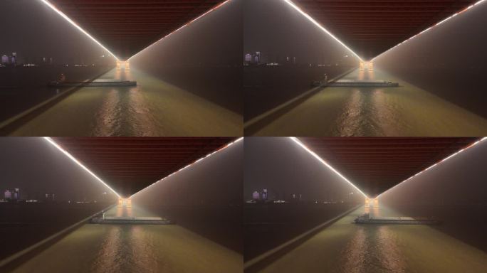 穿过桥下的一瞬间