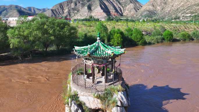 航拍青海海东乐都湟水河鲁班亭老鸦峡