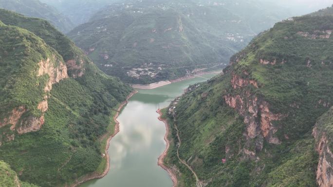 牛栏江大峡谷