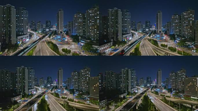 地铁行驶在城市的夜色中