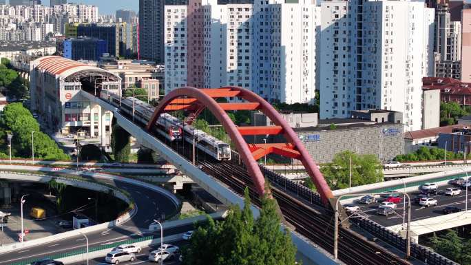 徐汇漕溪北路立交-地铁驶过