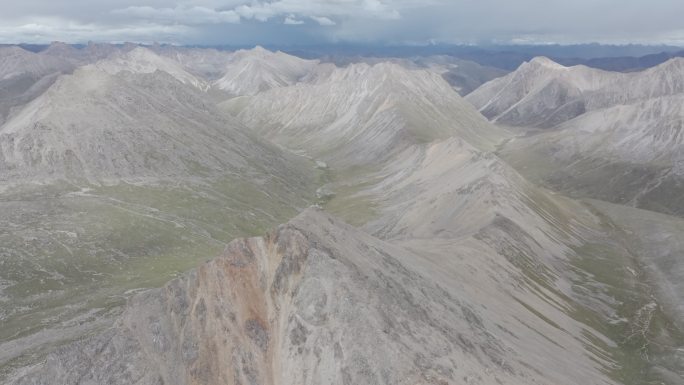 嘉黎县冷拉山