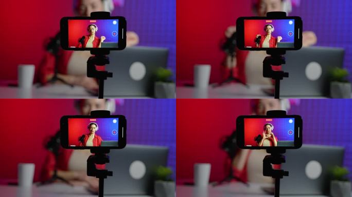 一位女博主打电话来点赞并订阅这个频道