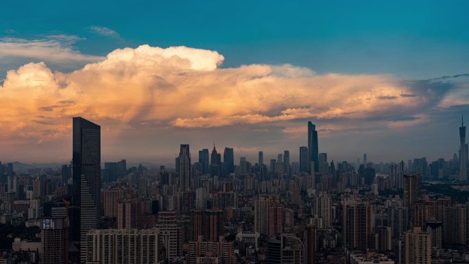 广州地标建筑和积雨云
