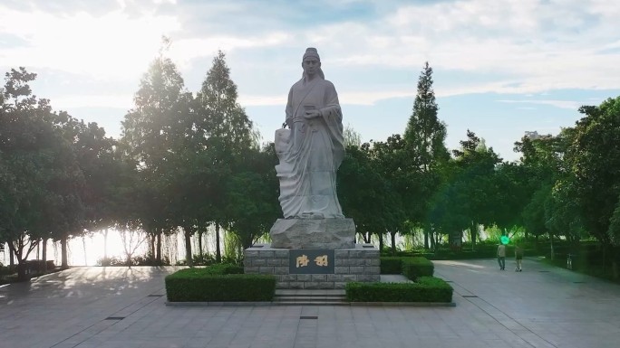 天门陆羽雕像公园