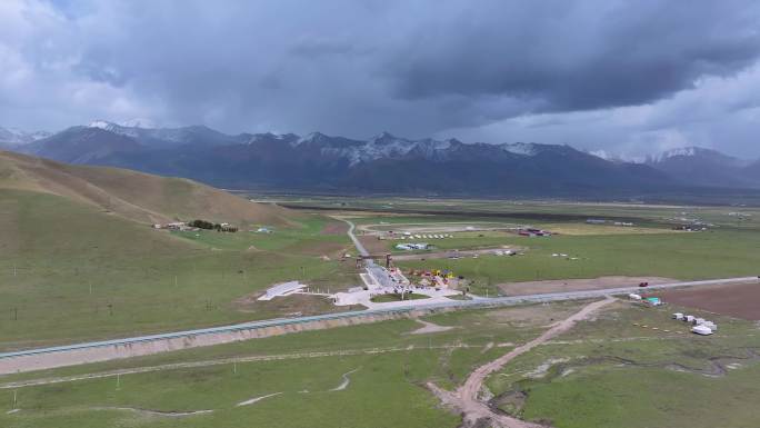 祁连山岗什卡雪峰航拍