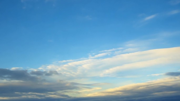 天空云雾散开