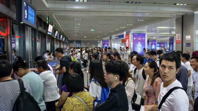 长途汽车大巴车客运站检票售票春运旅客人流