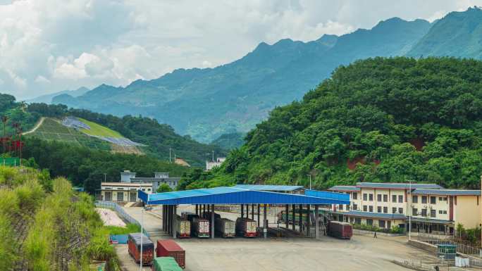 天保口岸边民互市贸易货运通道特写