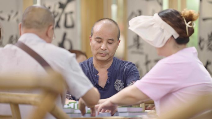 4K慢镜街边茶馆打麻将的人-1