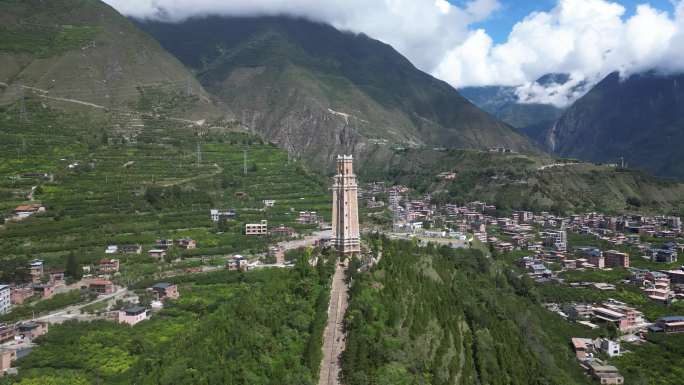 四川阿坝茂县金龟圣山与羌雕碉楼航拍