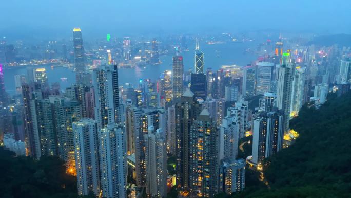 在香港太平山顶远眺香港全景