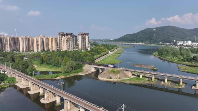 铁路货车经过航拍（信阳）