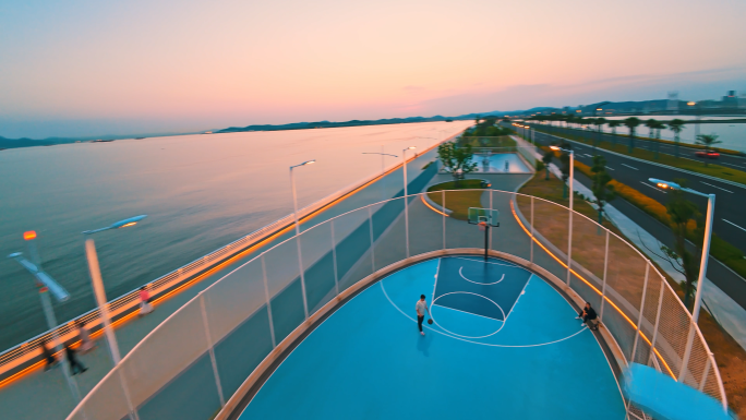 城市生活海边惬意生活日落骑行散步打球跑步