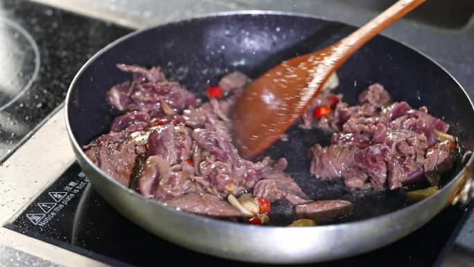 小炒黄牛肉