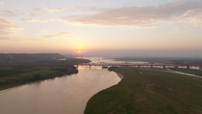 郑州京广铁路黄河大桥日落晚霞