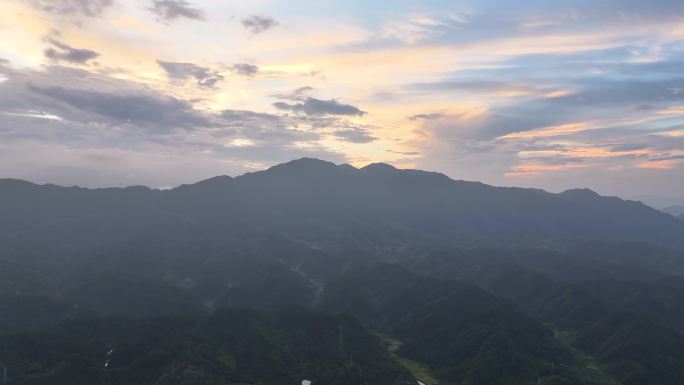 4K航拍邵阳雪峰山脉城步县南山牧场合集5