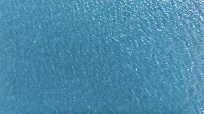 飞跃大海-俯拍海面