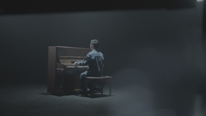 钢琴演奏log素材
