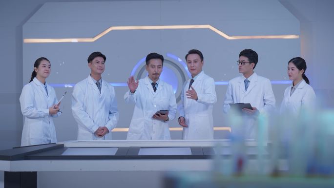 科研团队讨论