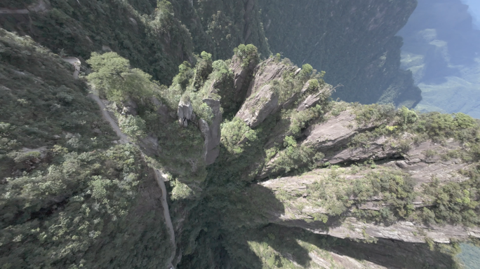 fpv穿越机穿梭航拍莽山五指峰湖南郴州