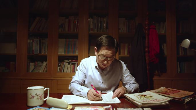 大学老师备课