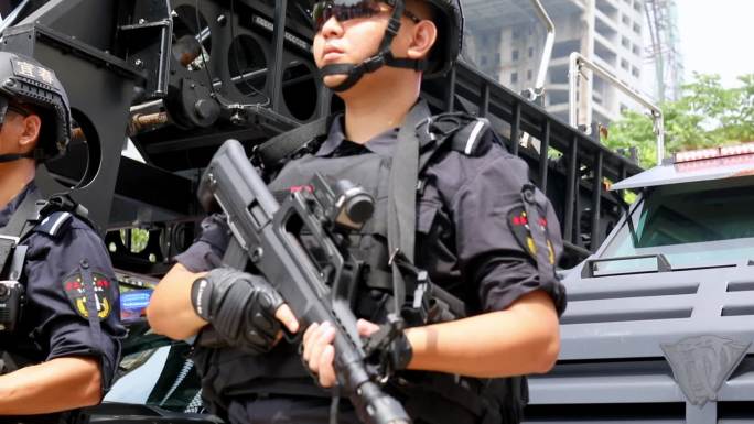 特警 列队 巡逻 治安管理