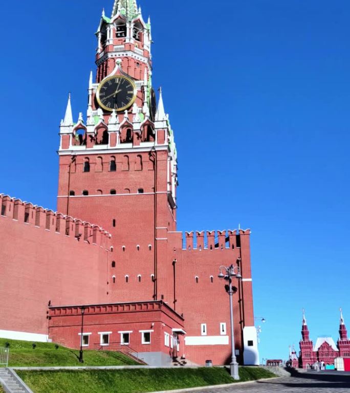 莫斯科克里姆林宫的Spasskaya塔和红场上的墙。莫斯科,俄罗斯