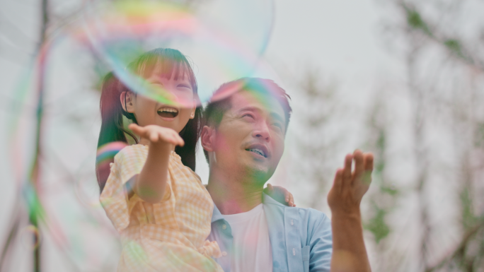 幸福美满家庭生活