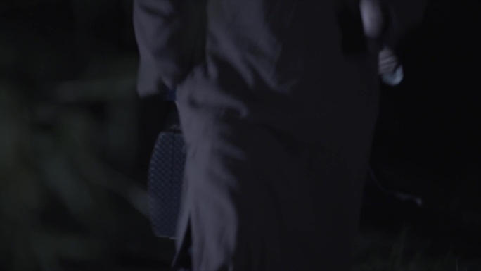 情景再现民国两名男子夜晚逃跑C046